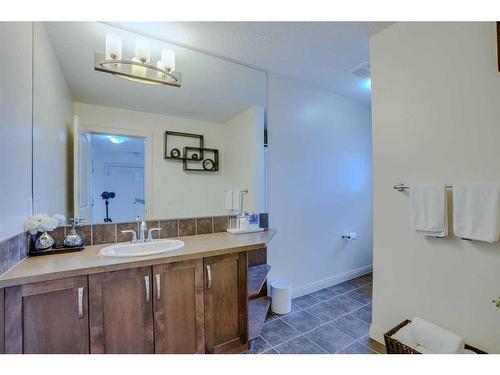 88 Redstone Villas Ne, Calgary, AB - Indoor Photo Showing Bathroom