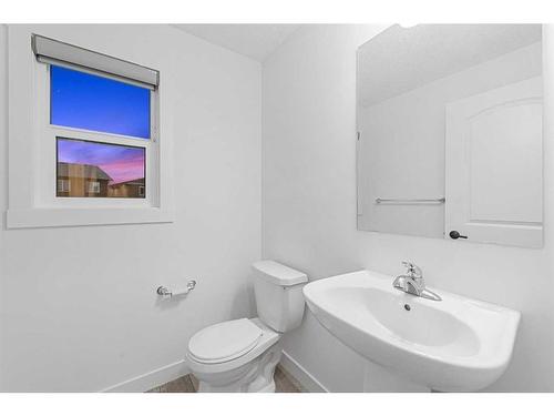 204 Seton Villas Se, Calgary, AB - Indoor Photo Showing Bathroom