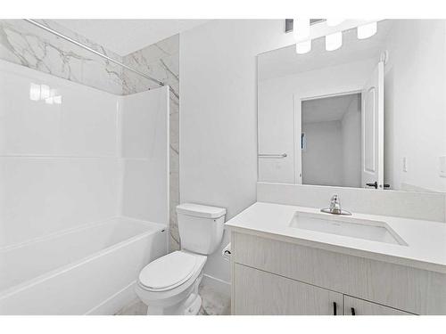 204 Seton Villas Se, Calgary, AB - Indoor Photo Showing Bathroom