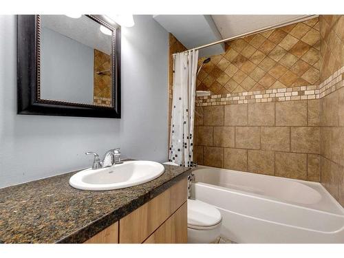9 Cimarron Grove Drive, Okotoks, AB - Indoor Photo Showing Bathroom