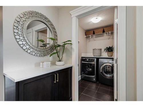 7 Dieppe Drive Sw, Calgary, AB - Indoor Photo Showing Laundry Room