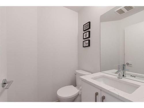 301-317 22 Avenue Sw, Calgary, AB - Indoor Photo Showing Bathroom
