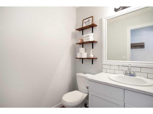 56 Silver Creek Boulevard Nw, Airdrie, AB - Indoor Photo Showing Bathroom