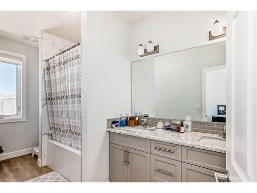 270 Carringham Road Nw, Calgary, AB - Indoor Photo Showing Bathroom
