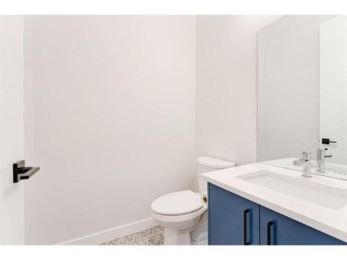 1-630 56 Ave Sw Avenue Sw, Calgary, AB - Indoor Photo Showing Bathroom
