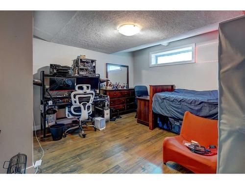 117 Coventry Mews Ne, Calgary, AB - Indoor Photo Showing Bedroom