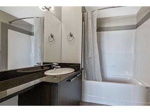 64-300 Marina Drive, Chestermere, AB - Indoor Photo Showing Bathroom