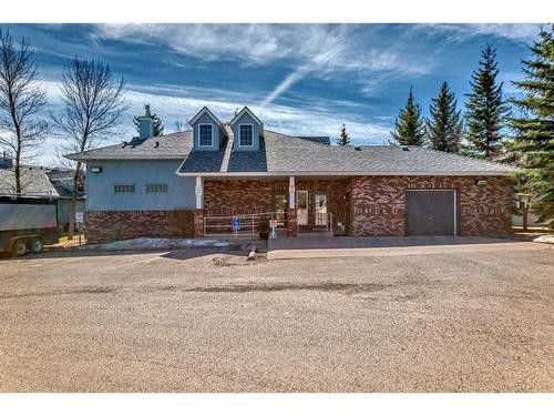 90 Valley Ridge Heights Nw, Calgary, AB - Indoor Photo Showing Other Room