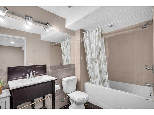 273 Panatella Boulevard Nw, Calgary, AB - Indoor Photo Showing Bathroom