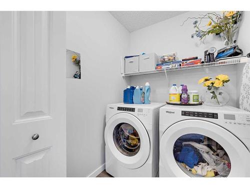 105 Legacy Glen Point Se, Calgary, AB - Indoor Photo Showing Laundry Room