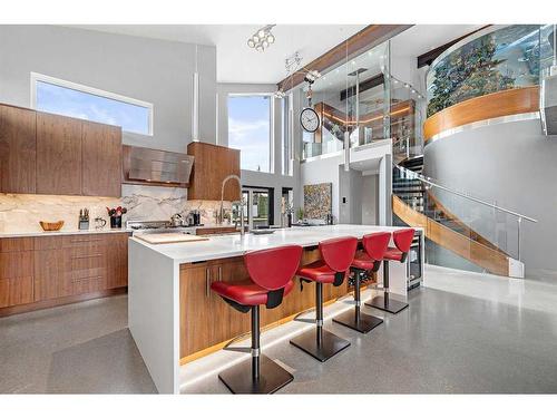 52 45 Street Sw, Calgary, AB - Indoor Photo Showing Kitchen