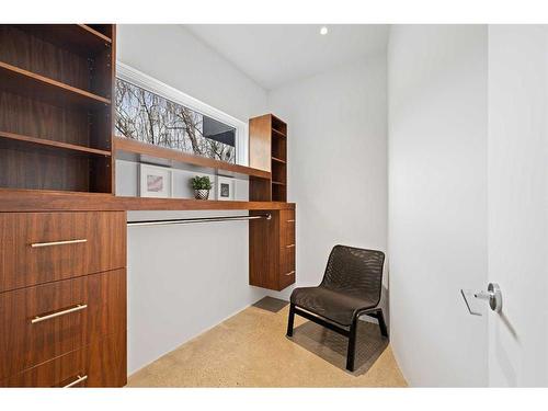 52 45 Street Sw, Calgary, AB - Indoor Photo Showing Other Room