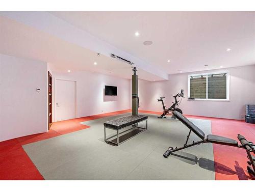 52 45 Street Sw, Calgary, AB - Indoor Photo Showing Gym Room
