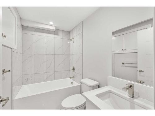 256 Whiteridge Place Ne, Calgary, AB - Indoor Photo Showing Bathroom