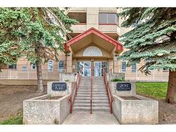 202-2011 University Drive NW Calgary, AB T2N 4T4