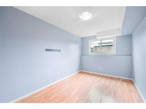 C-1427 43 Street Se, Calgary, AB - Indoor Photo Showing Other Room