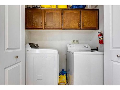 933 Ranchview Crescent Nw, Calgary, AB - Indoor Photo Showing Laundry Room