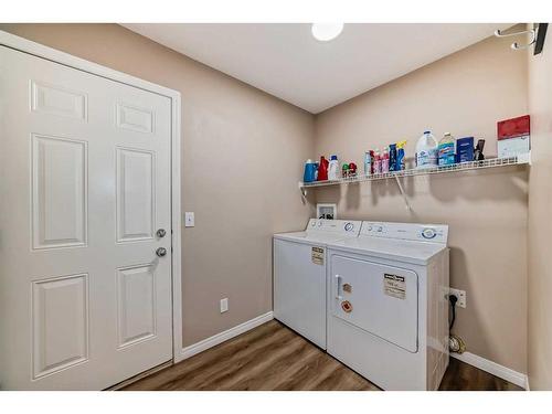 15 Everwoods Green Sw, Calgary, AB - Indoor Photo Showing Laundry Room