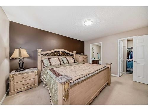 15 Everwoods Green Sw, Calgary, AB - Indoor Photo Showing Bedroom