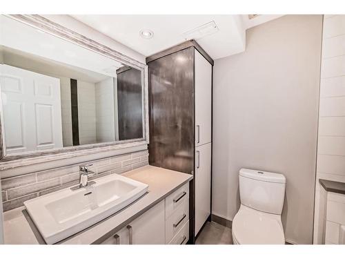 291 Chaparral Drive Se, Calgary, AB - Indoor Photo Showing Bathroom