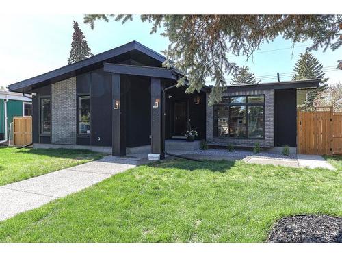 4224 Vauxhall Crescent Nw, Calgary, AB - Outdoor