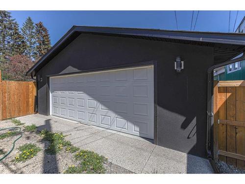 4224 Vauxhall Crescent Nw, Calgary, AB - Outdoor With Exterior