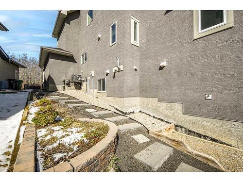 7 Springbluff Point Sw, Calgary, AB - Outdoor