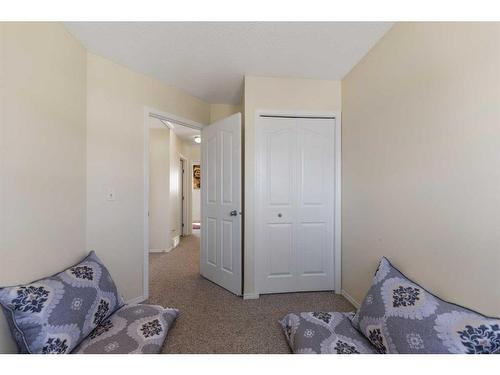 2105-111 Tarawood Lane Ne, Calgary, AB - Indoor Photo Showing Bedroom
