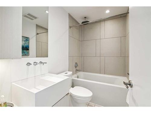 1404-615 6 Avenue Se, Calgary, AB - Indoor Photo Showing Bathroom
