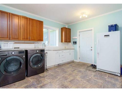 362036 Rge Rd 55, Rural Clearwater County, AB - Indoor Photo Showing Laundry Room