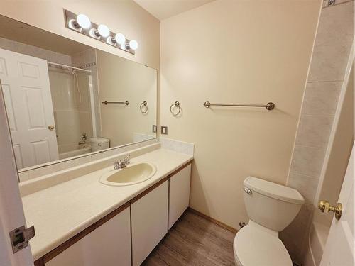 11011 5 Street Sw, Calgary, AB - Indoor Photo Showing Bathroom