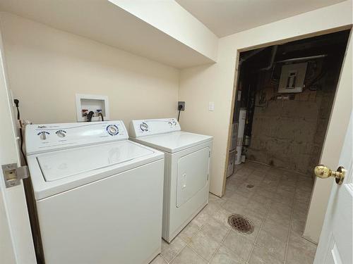 11011 5 Street Sw, Calgary, AB - Indoor Photo Showing Laundry Room