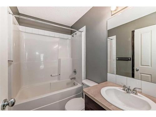 47 Sage Hill Manor Nw, Calgary, AB - Indoor Photo Showing Bathroom