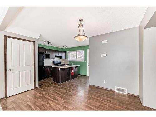 47 Sage Hill Manor Nw, Calgary, AB - Indoor Photo Showing Kitchen With Double Sink