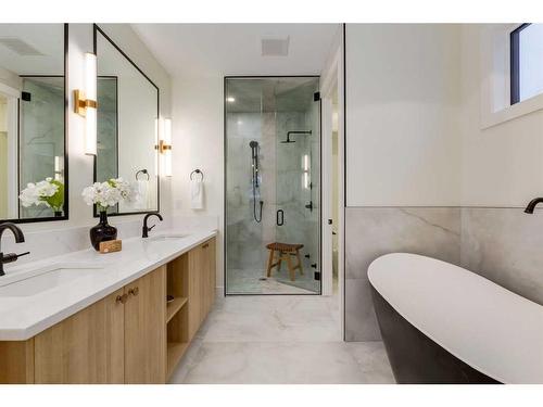 235 11A Street Nw, Calgary, AB - Indoor Photo Showing Bathroom