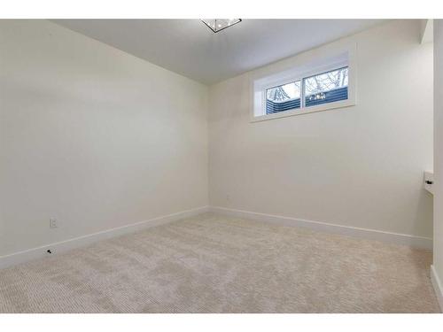 235 11A Street Nw, Calgary, AB - Indoor Photo Showing Other Room
