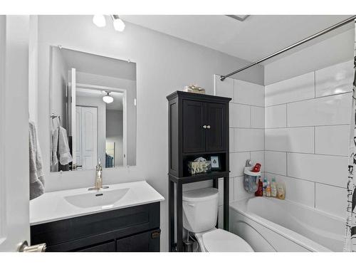 719 Whitehill Way Ne, Calgary, AB - Indoor Photo Showing Bathroom