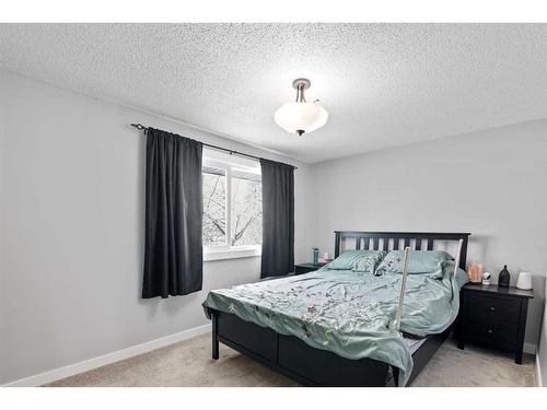 719 Whitehill Way Ne, Calgary, AB - Indoor Photo Showing Bedroom