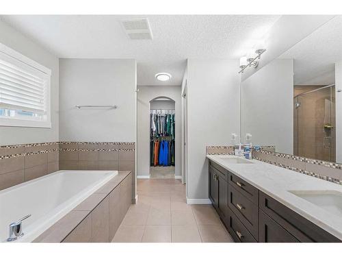 91 Cranbrook Place Se, Calgary, AB - Indoor Photo Showing Bathroom