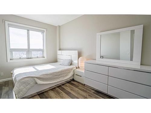 608-210 15 Avenue Se, Calgary, AB - Indoor Photo Showing Bedroom