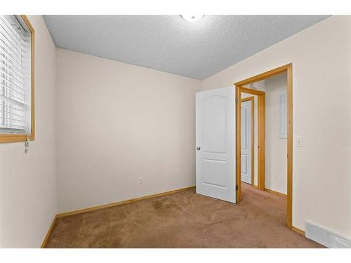 244 Covemeadow Road Ne, Calgary, AB - Indoor Photo Showing Other Room