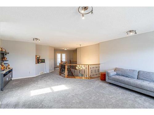 340 Crimson Close, Chestermere, AB - Indoor Photo Showing Living Room