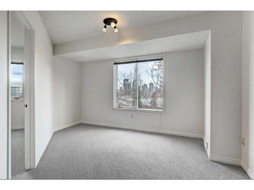 1405 22 Avenue Sw, Calgary, AB - Indoor Photo Showing Other Room