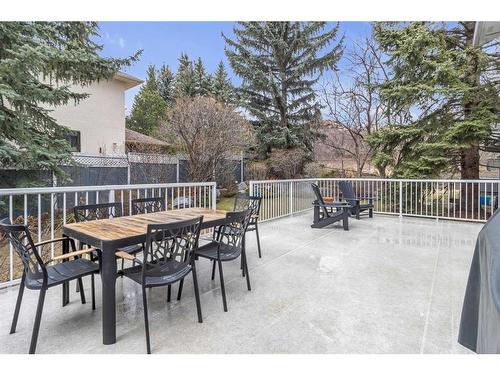 47 Strathlorne Crescent Sw, Calgary, AB - Outdoor With Exterior