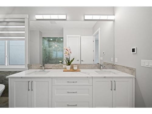 286 Coopers Cove Sw, Airdrie, AB - Indoor Photo Showing Bathroom