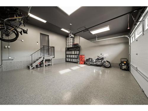 286 Coopers Cove Sw, Airdrie, AB - Indoor Photo Showing Garage