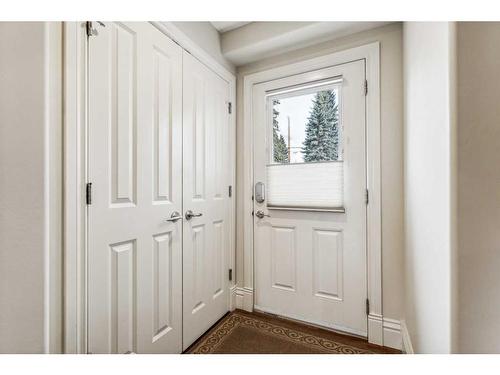 412 Allston Avenue Se, Calgary, AB - Indoor Photo Showing Other Room