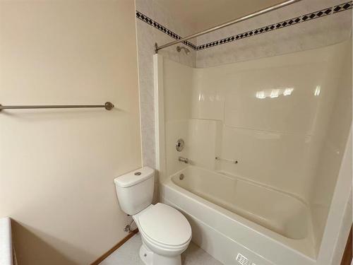 11003 5 Street Sw, Calgary, AB - Indoor Photo Showing Bathroom