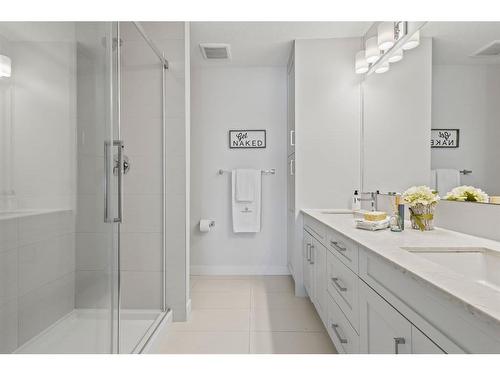 807-355 Nolancrest Heights Nw, Calgary, AB - Indoor Photo Showing Bathroom