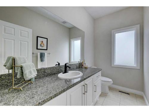215 Gleneagles View, Cochrane, AB - Indoor Photo Showing Bathroom